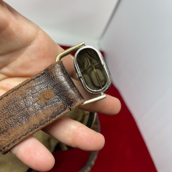 authentic FENDI Brown Leather Gold-plated Spy Shoulder Bag - Picture 8 of 15